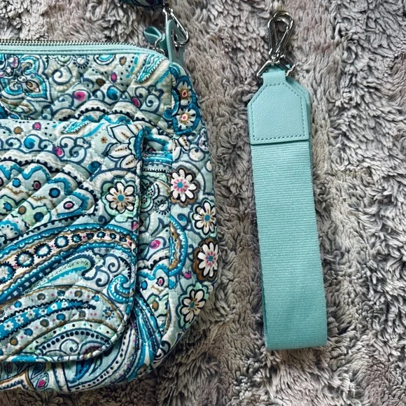 Vera Bradley Carson Daisy Dot Paisley Crossbody or Shoulder Bag - Picture 4 of 9